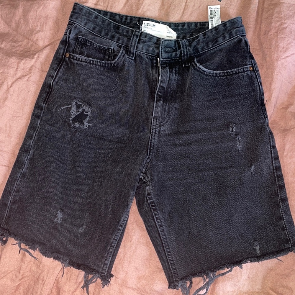 BERSHKA BLACK SHORTS DENIM
